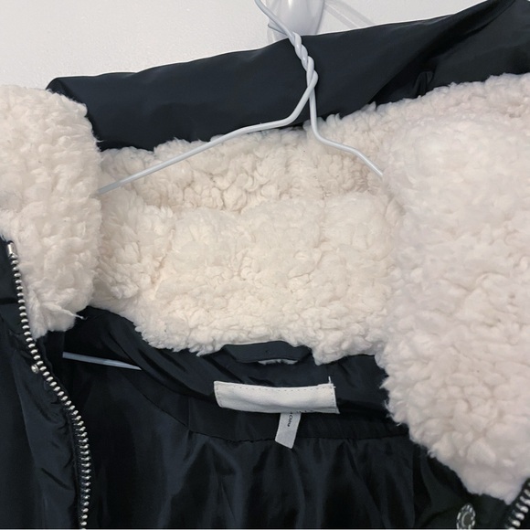 Avec Les Filles Hooded Puffer Jacket Utility Black Faux Fur Gorpcore
Winter Coat - Picture 14 of 16